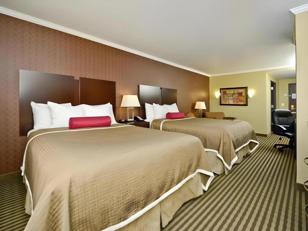 Best Western Plus Olathe Hotel Exterior foto